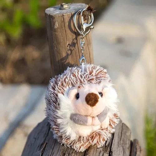 Vista 4 de UR Sunshine Llavero creativo divertido de Kawai pequeño erizo marrón para niños y niñas llavero de peluche suave con diseño de erizo mochila