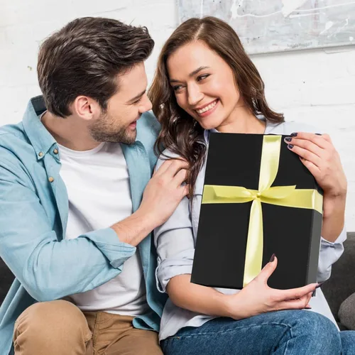 Vista 6 de Ditwis Caja de regalo de 12x9x4 pulgadas con tapa de cierre magnético, caja magnética negra y dorada para boda, propuesta de padrinos y damas
