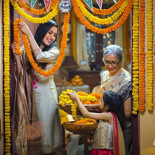 Vista 3 de DIYANA IMPEX Guirnalda de caléndula para decoración, 5 piezas de 5 pies de largo, flores de caléndula artificiales, decoración india para Pooja