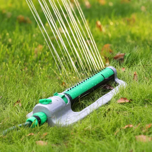 Vista 2 de RESTMO - Rociador oscilante resistente con base de metal estable 18 Durable Nozzles, Adjustable Flow & Width & Coverage, Lawn Sprinkler & Garden