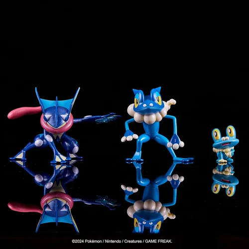 Vista 6 de Pokemon Select Evolution Pack - Cuenta con figuras de batalla Froakie de 2 pulgadas, Frogadier de 3 pulgadas y Greninja de 4.5 pulgadas