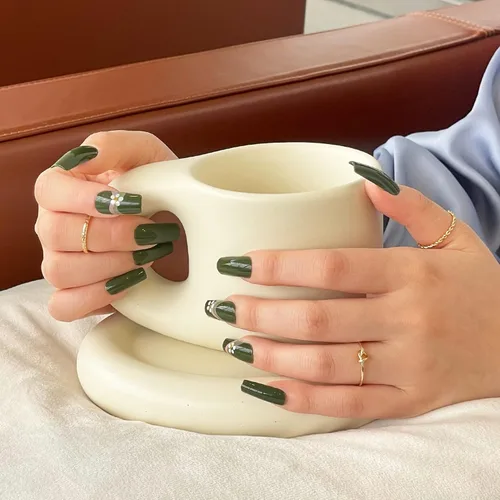 Vista 2 de Gold Finger - Kit de uñas postizas de cobertura completa con pegamento, diseño moderno, gel listo para usar, uñas medianas, largas y extralargas
