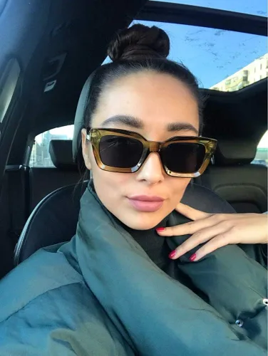 Vista 6 de FEISEDY Gafas de sol clásicas para mujer de moda gruesas cuadradas marco grueso UV400 B2471