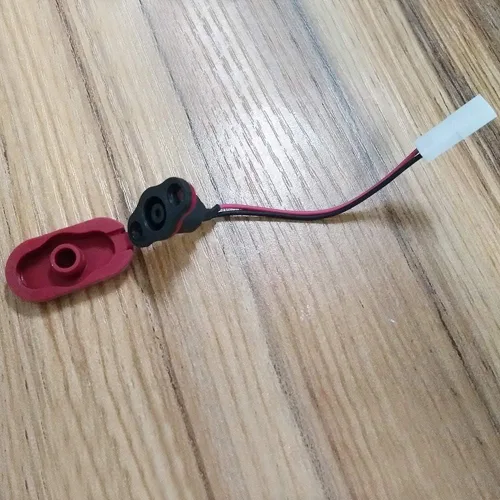 Vista 3 de FEC tech GLDYTIMES - Cubierta de puerto de cargador con línea de carga de repuesto para scooter eléctrico Xiaomi MIJIA M365