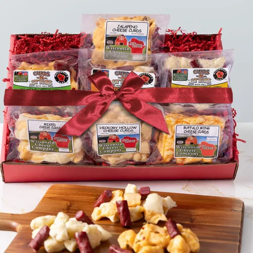 Vista 2 de Wisconsin Cheese Company - Caja de regalo de palitos de carne y cuajada de queso de Wisconsin - 100% queso famoso y fresco de Wisconsin y palitos