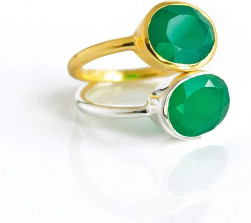 Vista 80 de Oval Birthstone Ring Bezel Set in Vermeil Gold, Sterling Silver, or Rose Gold, Stacking Birthstone Ring [rOMB]