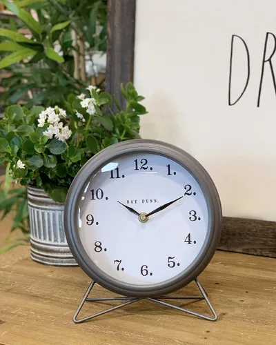 Vista 3 de Rae Dunn Reloj de escritorio, funciona con pilas, diseño rústico moderno, mango superior para dormitorio, oficina, cocina, pequeña pantalla