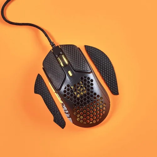 Vista 4 de HyperX Pulsefire Haste - Ratón para juegos - TimTheTatMan Edition - Ultraligero, 1.96 oz, carcasa de panal de abeja, diseño hexagonal, cable USB