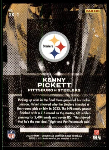 Vista 2 de Panini Chronicles Gridiron Kings #1 - Tarjeta oficial de fútbol americano de la NFL con autógrafo de Kenny Pickett de los Pittsburgh Steelers RC