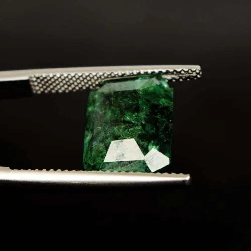 Vista 3 de GEMHUB Piedra para hacer joyas de 0.512 x 0.354in, 3.65 quilates, piedra preciosa esmeralda verde natural colombiana AO-792, Gema, Zambian