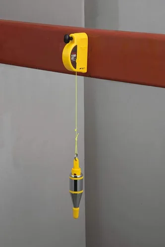Vista 3 de Tajima Regulador de Plomada - 10 onzas (300g) Magnético Plumb-Rite con Cordón de Rebobinado Automático de 14.5 pies y Plomada de Estabilización