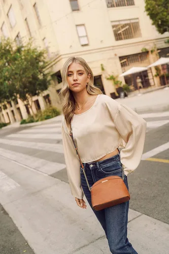 Vista 7 de FashionPuzzle Bolso cruzado pequeño de piel sintética con correa de cadena
