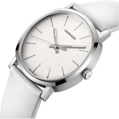 Vista 2 de Calvin Klein K8Q331L2 Posh Reloj de cuero con esfera blanca de 1260in para mujer Movimiento de cuarzo