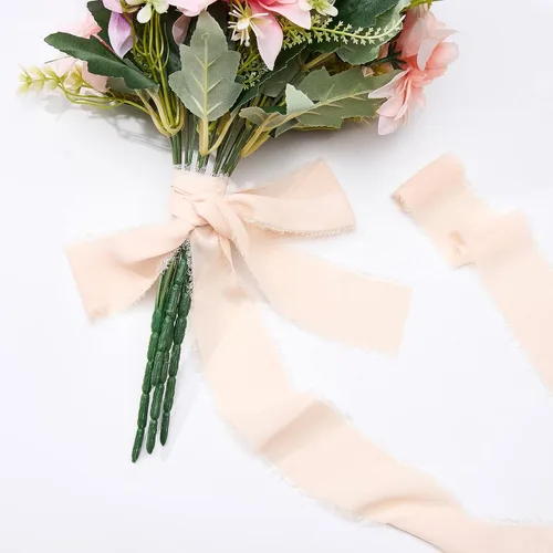 Vista 5 de Pretty Jolly Cinta de gasa beige para envolver regalos, 3 rollos de 2 pulgadas x 7 yardas, cinta de tela de seda hecha a mano con flecos para ramo