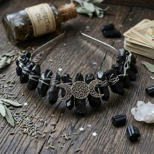 Vista 4 de Bubbmi Diadema de tiara negra de cristal crudo, cuarzo natural, luna, diosa, bruja, moda, banda para el pelo para fiesta de cosplay Wiccan