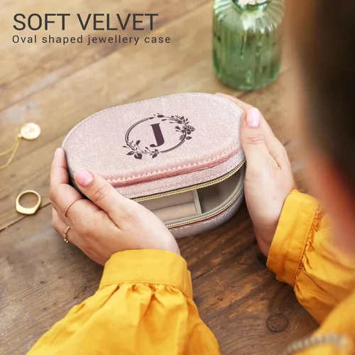 Vista 2 de Joyero de viaje de terciopelo con inicial J, organizador de joyas, regalos para mejores amigas, mujeres, regalos para mamá, regalos para hermana