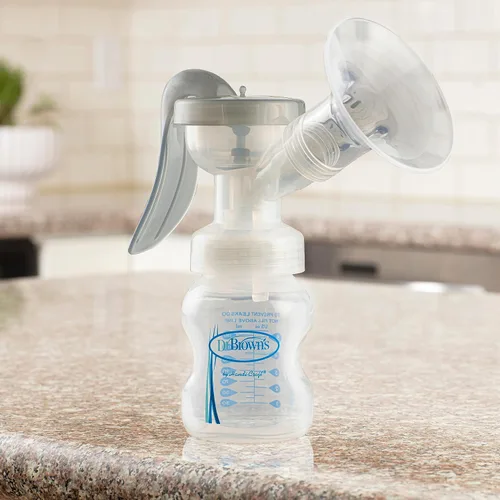 Vista 12 de Dr. Brown's Extractor de leche manual con escudo SoftShape 100% silicona (B, brida de 0.984 in) y opciones anticólicos+biberón de cuello ancho de 5