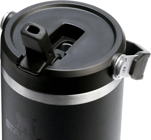 Vista 2 de Stanley IceFlow 2.0 - Vaso con pajilla abatible con asa, 30 onzas, tapa giratoria y popote abatible, botella de agua resistente a fugas, acero Negro