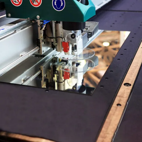 Vista 2 de Paneles de espejo de corte personalizado a tu tamaño exacto – Vidrio sin marco de 1/4 o 1/8 pulgadas de grosor para pared de baño, tocador