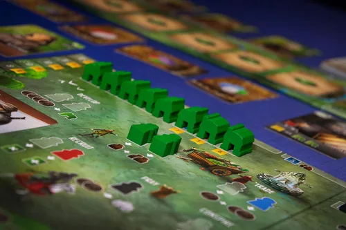 Vista 10 de Renegade Game Studios Paladins of The West Kingdom - Juego de mesa de estrategia, 1-4 jugadores, colocación de trabajadores, mayores de 12 años