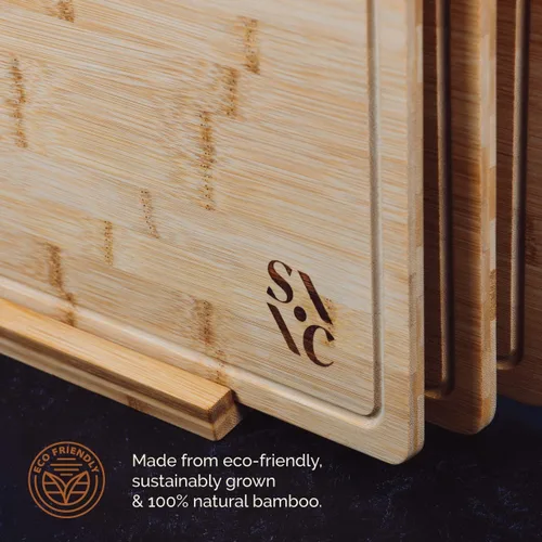 Vista 4 de Stone & Clay Juego de 3 tablas de cortar de madera de bambú (pequeñas, medianas y grandes) con soporte, perfectas para queso, verduras, frutas
