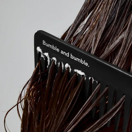 Vista 7 de Bumble and bumble. Super Rich Hair Conditioner For Every Day Detangles Adds Moisture and Shine For All Dry Curly, Wavy, Straight Hair Types