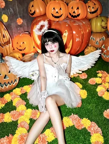 Vista 2 de Musdoney Alas de ángel, halo y palo mágico para niños, disfraz de ángel para adultos, alas de plumas utilizadas para Halloween, disfraz