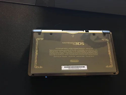 Vista 3 de Nintendo 3DS - Limited Edition with The Legend of Zelda Ocarina of Time 3D