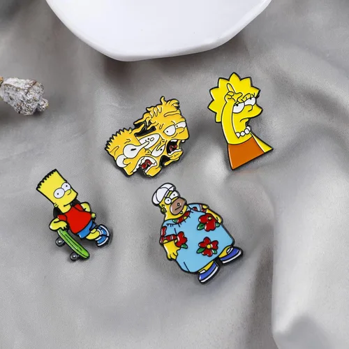 Vista 4 de Cute Simpsons Brooch Simpsons Enamel Lapel Pin for Children Women Clothing Backpack Decoration Gift