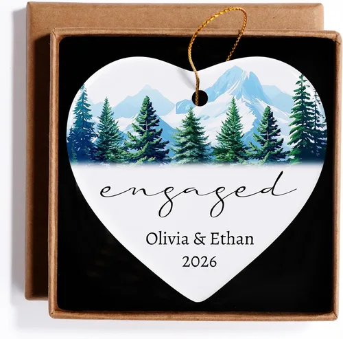 Vista 20 de Adorno personalizado para casados de primera Navidad 2026, regalos de compromiso para parejas, adorno de boda personalizado para recién casados