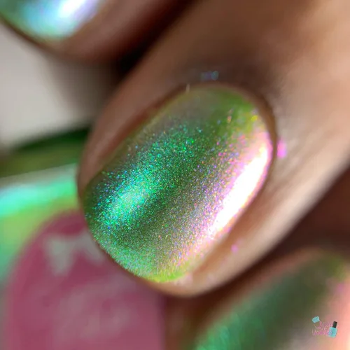 Vista 7 de Eldhraun - Esmalte de uñas verde guisante que cambia de esmalte de uñas por Cupcake Polish