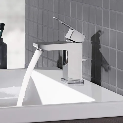 Vista 2 de Grohe 2312900A Eurocube - Grifo de baño de un solo orificio con mango y tamaño S, 1.2 GPM, cromado Starlight