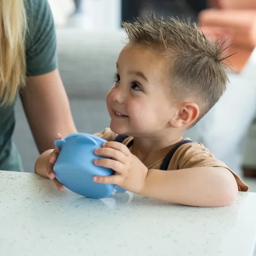 Vista 6 de Vasos de silicona antiderrames para niños pequeños – Recipientes portátiles para aperitivos para bebés con tapa a prueba de polvo – Vasos a prueba
