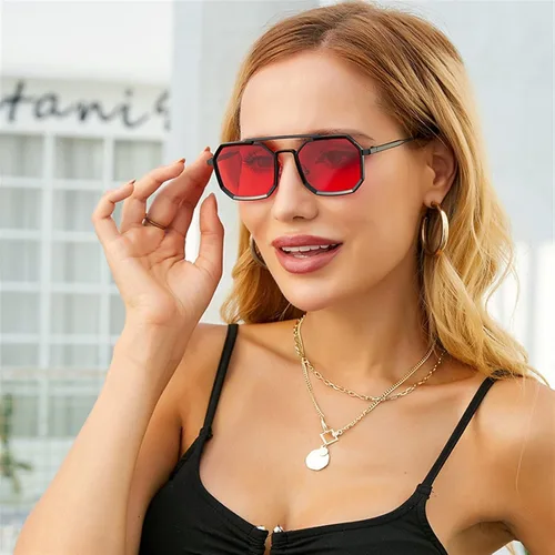 Vista 2 de GAOXIN Punk Metal - Gafas de sol hip-hop con montura pequeña, para hombres y mujeres, para vacaciones al aire libre (color F, tamaño mediano)