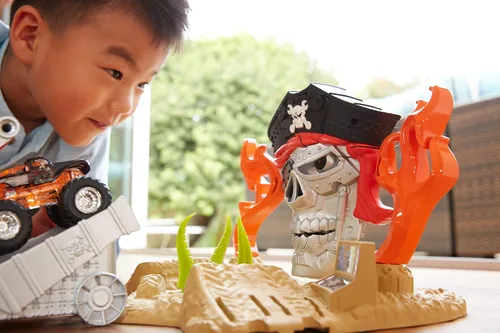Vista 2 de Hot Wheels Splash Rides, Monster Jam Pirate Takedown - Juego de juego