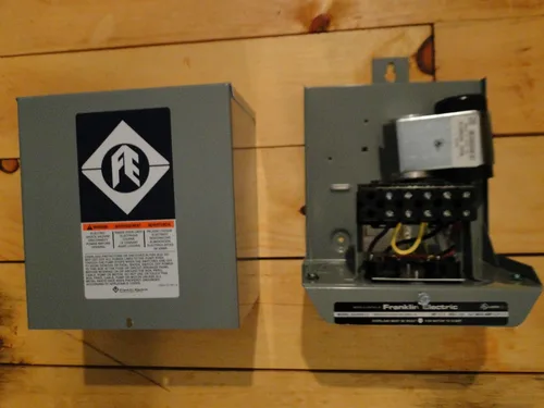 Vista 2 de Franklin Electric 1 1/2 1.5 Hp Caja de control de bomba de agua sumergible