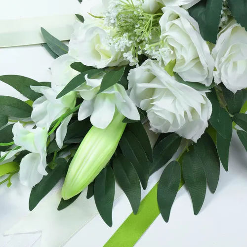 Vista 4 de Ramo de novia romántico, ramo de novia en cascada, rosas artificiales para boda, iglesia