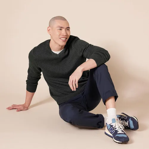 Vista 4 de Tienda Essentials Men's V-Neck Sweater (Available in Big & Tall)