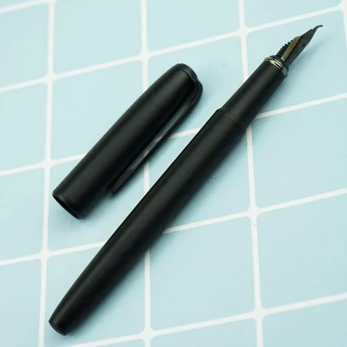 Vista 7 de erofa Picasso 916 - Pluma estilográfica negra mate con caja, bolígrafo de caligrafía doblada de titanio negro