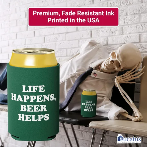 Vista 3 de Divertido soporte plegable de neopreno para bebidas, 1 pieza, fundas para bebidas con cita mordaza, Life Happens, Beer Helps. Enfriador de bebidas