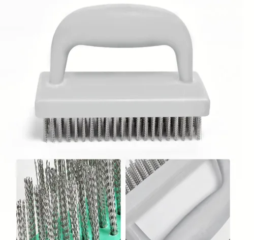 Vista 3 de Juego de 2 cepillos de alambre de acero inoxidable para eliminar óxido, tamaño de 6.9 x 2.5 pulgadas, con agarre cómodo de plástico, utilizado