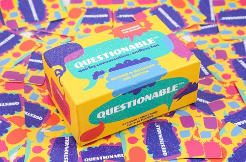 Vista 5 de Questionable - El mejor juego de cartas Rompehielos para que los adultos hablen - Juego de cartas para la noche de juego semanal de las familias