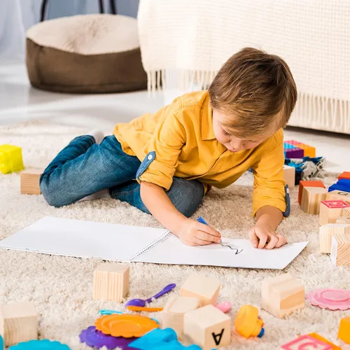 Vista 6 de Lápices triangulares cortos de 3.5 pulgadas para niños en edad preescolar, jardín de infantes, mini lápices triangulares de madera para niños