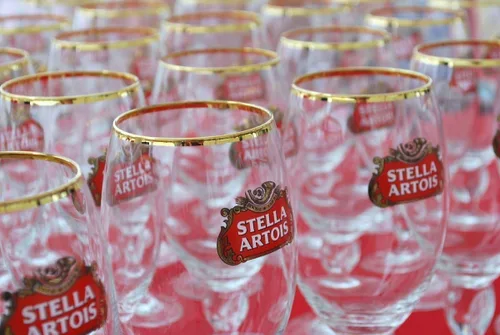 Vista 2 de Stella Artois Juego de 6 vasos de cerveza de 50 cl