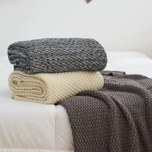 Vista 4 de Longhui bedding - Manta de punto negra para sofá, suave, acogedora, lavable a máquina, 100% algodón, manta de sofá, pesada, de 2.5 libras, bolsa