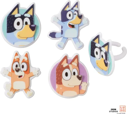 Vista 7 de DecoPac Bluey So Much Fun Anillos, 24 decoraciones para cupcakes con Bluey, Bingo, Bandit y Chilli, 3D seguros para alimentos, paquete de 24