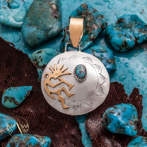 Vista 3 de $215Tag Kokopelli 12ktGF Plata Certificado Navajo Nativo Turquesa Colgante 17042-8 Hecho por Loma Siiva, Metal Piedra, Turquesa