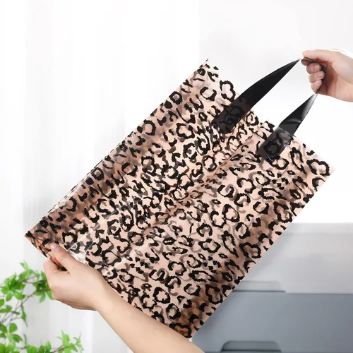Vista 2 de Woanger 100 bolsas de compras de leopardo de plástico con estampado de guepardo, bolsa de regalo de leopardo para pequeñas empresas, fiesta