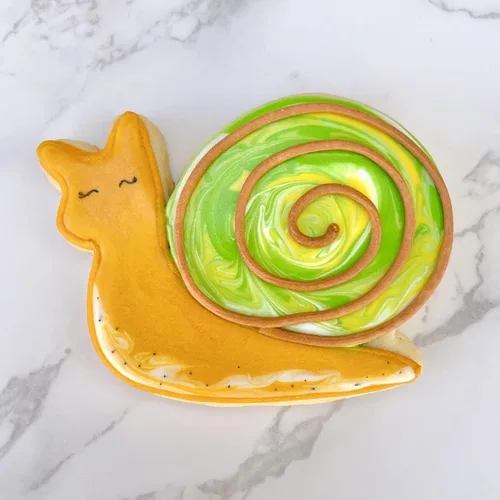 Vista 6 de Cortador de galletas de caracol Ann Clark de 3-1/4 pulgadas, fabricado en Estados Unidos A Perfect Size and Shape from America's Largest Cookie