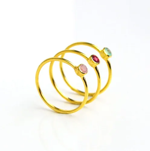 Vista 6 de Anillo pequeño de piedras preciosas apilable, banda de anillo delicada y delgada minimalista, anillo simple apilable de piedra natal
